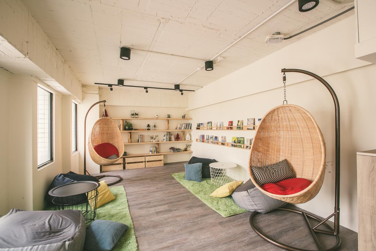 Stray Birds Taichung Hostel Exterior foto